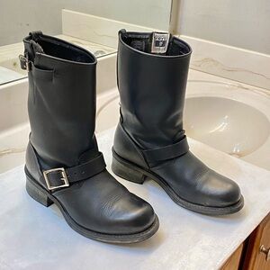 Frye Engineer 12R boot women’s size 6, good condition great bottom